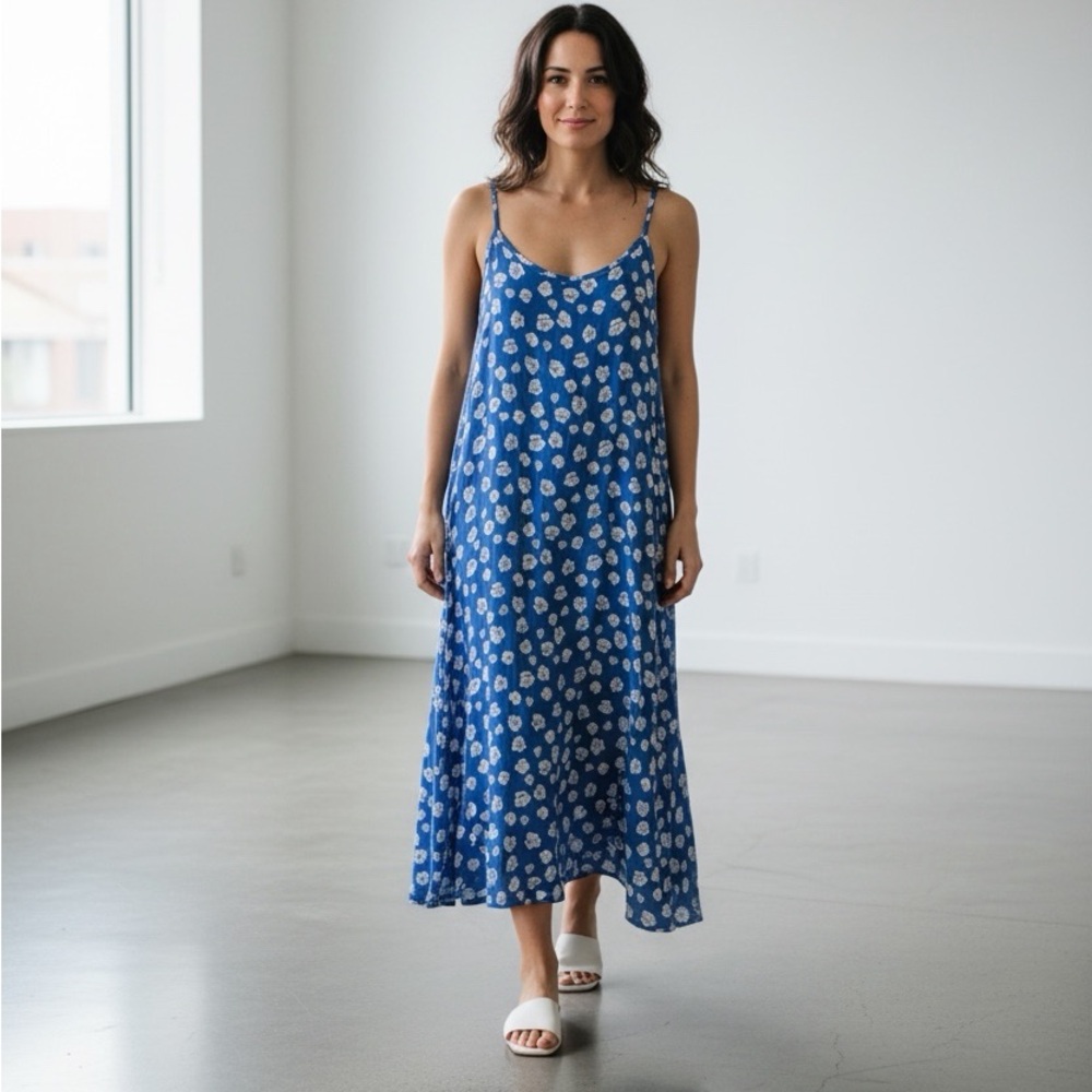 Ellis Blue and White Floral Blossom Print Sleeveless Maxi Dress - Size 22/24